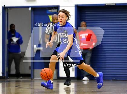 Thumbnail 3 in Serra vs. George Washington Prep photogallery.