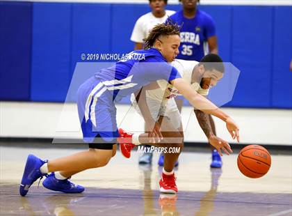 Thumbnail 3 in Serra vs. George Washington Prep photogallery.