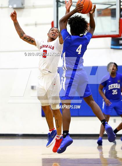 Thumbnail 1 in Serra vs. George Washington Prep photogallery.