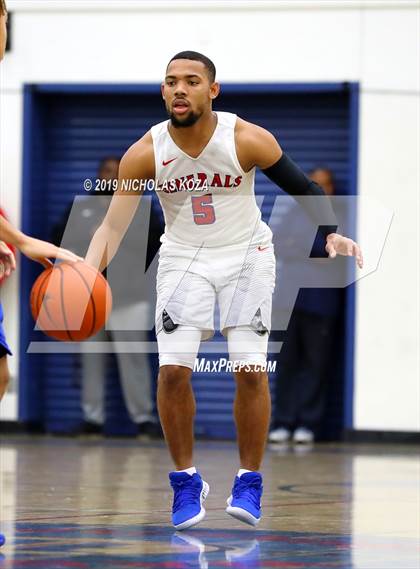Thumbnail 3 in Serra vs. George Washington Prep photogallery.