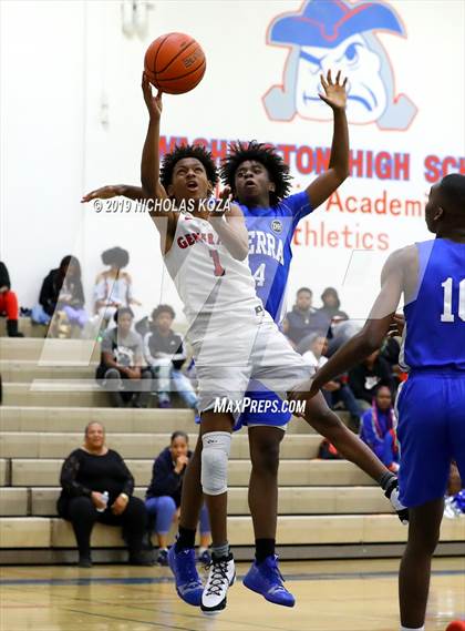 Thumbnail 1 in Serra vs. George Washington Prep photogallery.