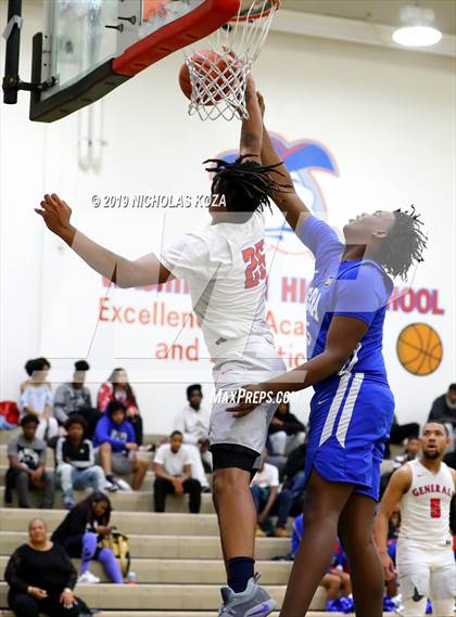 Thumbnail 3 in Serra vs. George Washington Prep photogallery.