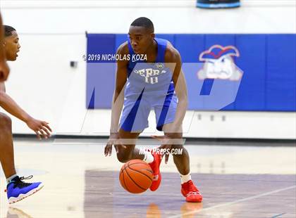 Thumbnail 2 in Serra vs. George Washington Prep photogallery.