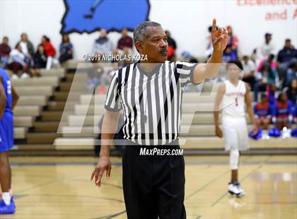 Thumbnail 3 in Serra vs. George Washington Prep photogallery.