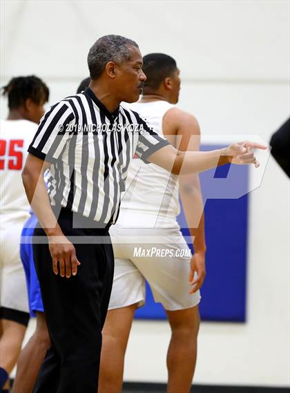 Thumbnail 2 in Serra vs. George Washington Prep photogallery.