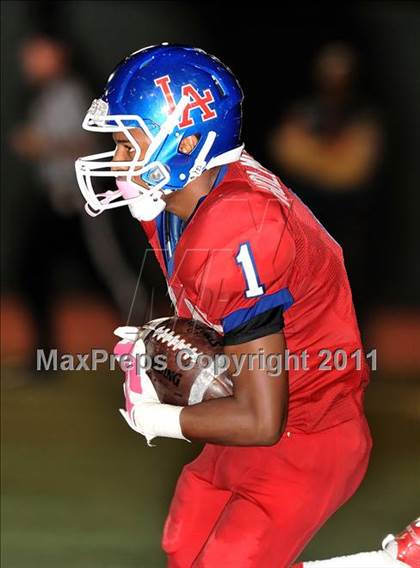 Thumbnail 1 in Los Alamitos vs. Santa Margarita photogallery.