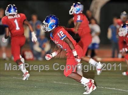 Thumbnail 3 in Los Alamitos vs. Santa Margarita photogallery.