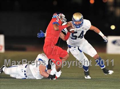 Thumbnail 1 in Los Alamitos vs. Santa Margarita photogallery.