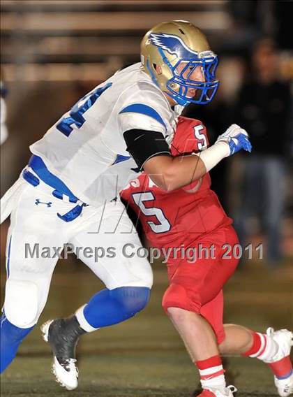 Thumbnail 1 in Los Alamitos vs. Santa Margarita photogallery.