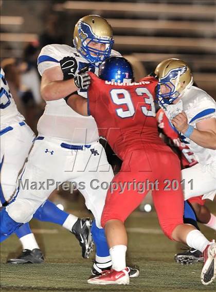 Thumbnail 3 in Los Alamitos vs. Santa Margarita photogallery.