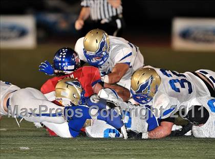 Thumbnail 3 in Los Alamitos vs. Santa Margarita photogallery.