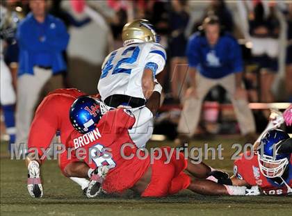 Thumbnail 3 in Los Alamitos vs. Santa Margarita photogallery.