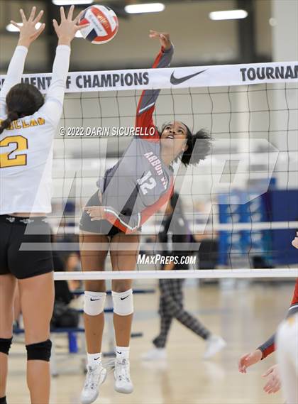 Thumbnail 3 in Enumclaw vs  Arbor View (Nike TOC Southwest) photogallery.