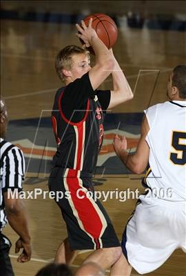 Thumbnail 2 in Santa Fe Christian vs. Mission Prep (CIF SoCal D5 Final) photogallery.