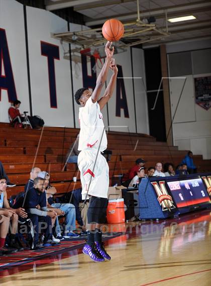 Thumbnail 3 in Leuzinger vs. Sylmar (Rose City Roundball Classic) photogallery.