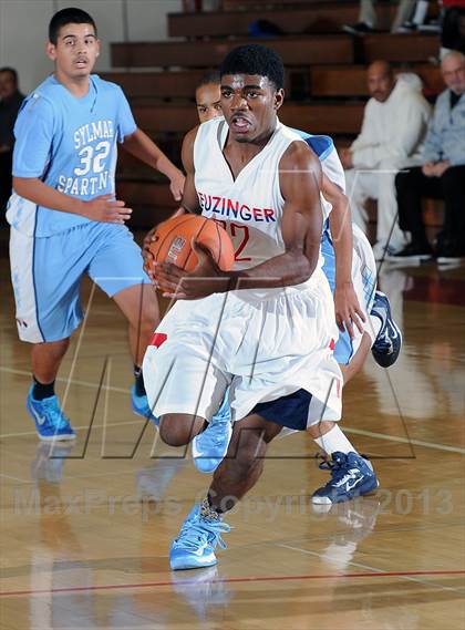 Thumbnail 2 in Leuzinger vs. Sylmar (Rose City Roundball Classic) photogallery.