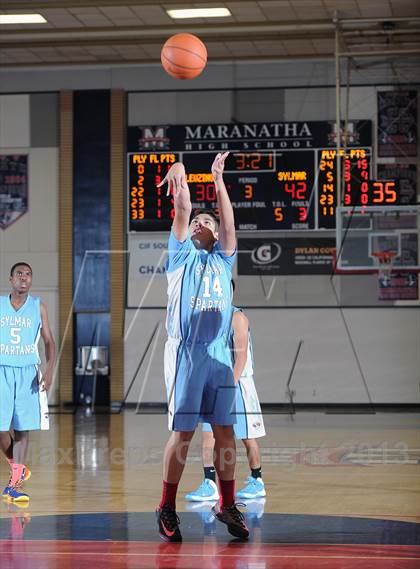 Thumbnail 2 in Leuzinger vs. Sylmar (Rose City Roundball Classic) photogallery.