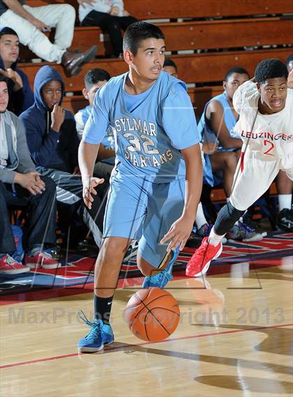 Thumbnail 2 in Leuzinger vs. Sylmar (Rose City Roundball Classic) photogallery.