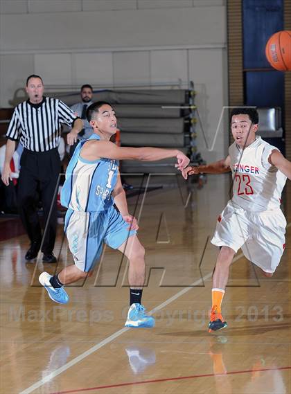 Thumbnail 2 in Leuzinger vs. Sylmar (Rose City Roundball Classic) photogallery.