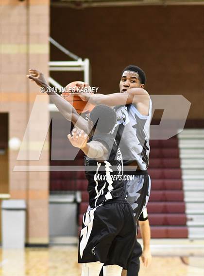 Thumbnail 2 in Cheyenne vs. C.I. Gibson (Tarkanian Classic) photogallery.