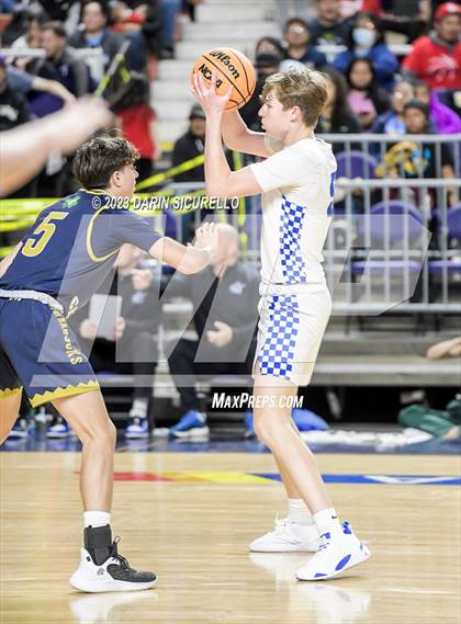 Thumbnail 2 in Yuma Catholic vs Valley Christian (AIA 3A Semifinal) photogallery.