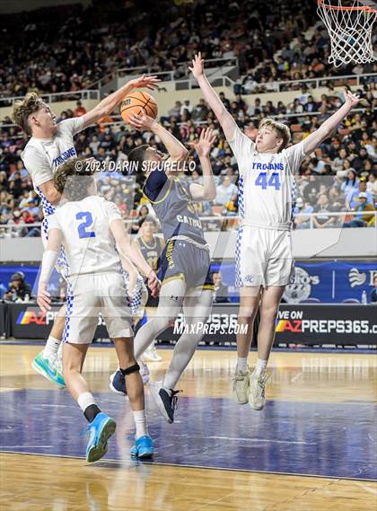 Thumbnail 2 in Yuma Catholic vs Valley Christian (AIA 3A Semifinal) photogallery.