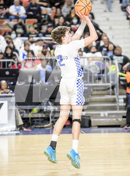 Thumbnail 2 in Yuma Catholic vs Valley Christian (AIA 3A Semifinal) photogallery.