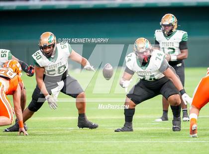 Thumbnail 3 in DeSoto vs Rockwall UIL 6A D1 Playoff photogallery.