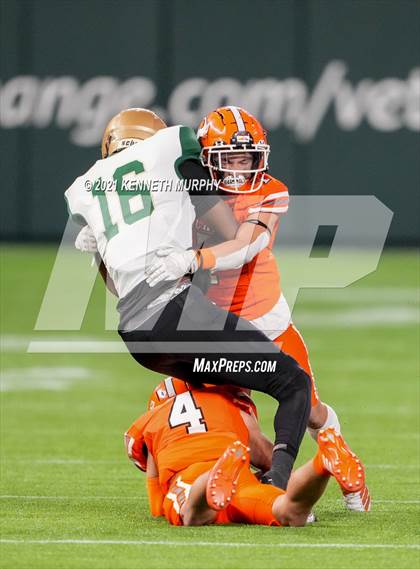 Thumbnail 3 in DeSoto vs Rockwall UIL 6A D1 Playoff photogallery.