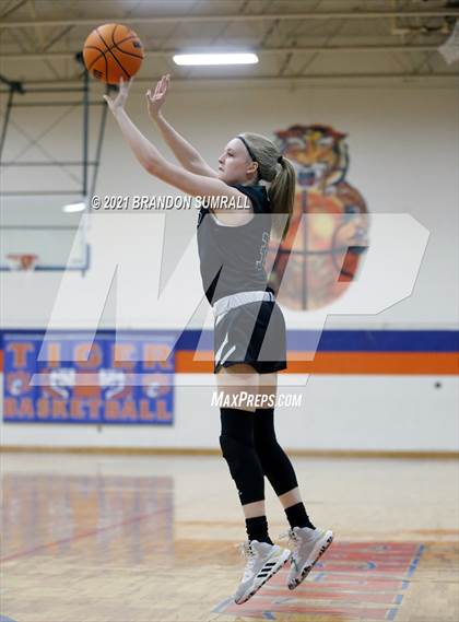 Thumbnail 1 in Pelham @ Chilton County photogallery.