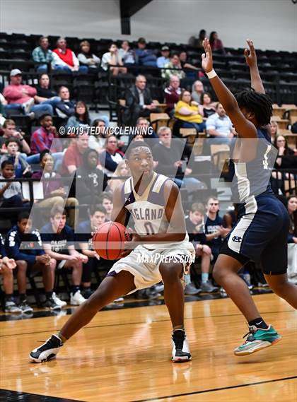 Thumbnail 3 in England vs. Maumelle Charter photogallery.