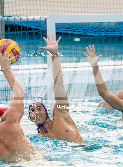 Thumbnail 2 in Mira Costa vs Carlsbad (CIF SoCal D2 Regional Final) photogallery.