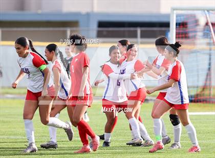 Thumbnail 3 in American vs. San Leandro photogallery.