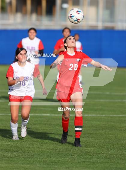 Thumbnail 3 in American vs. San Leandro photogallery.