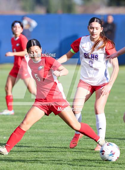 Thumbnail 2 in American vs. San Leandro photogallery.