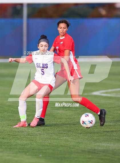 Thumbnail 3 in American vs. San Leandro photogallery.