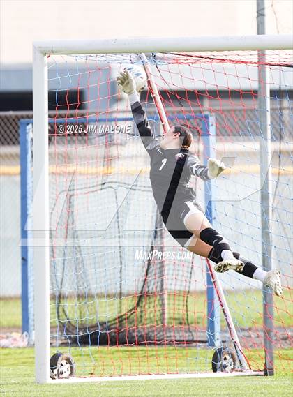 Thumbnail 2 in American vs. San Leandro photogallery.