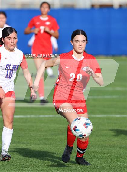 Thumbnail 3 in American vs. San Leandro photogallery.