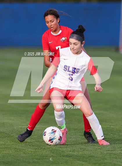 Thumbnail 2 in American vs. San Leandro photogallery.