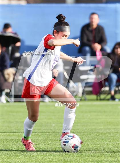 Thumbnail 2 in American vs. San Leandro photogallery.