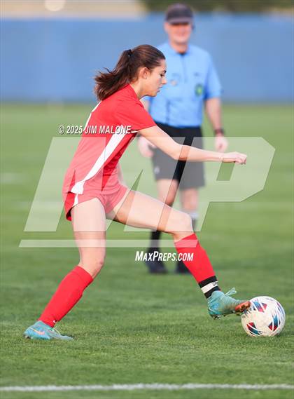 Thumbnail 2 in American vs. San Leandro photogallery.