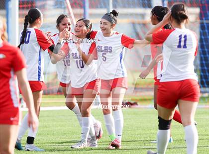 Thumbnail 3 in American vs. San Leandro photogallery.
