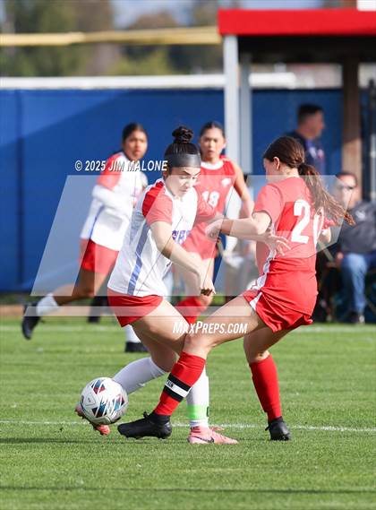Thumbnail 2 in American vs. San Leandro photogallery.