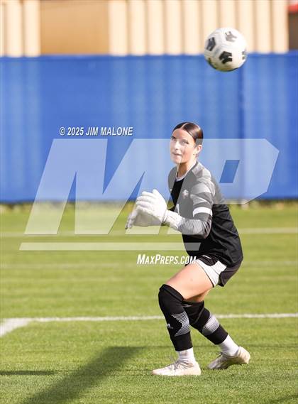 Thumbnail 2 in American vs. San Leandro photogallery.