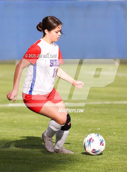Thumbnail 3 in American vs. San Leandro photogallery.