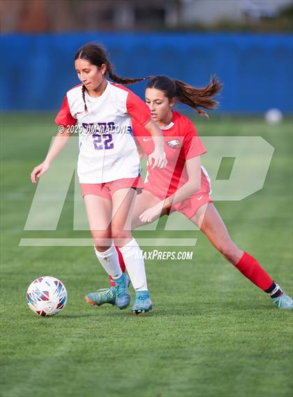 Thumbnail 2 in American vs. San Leandro photogallery.
