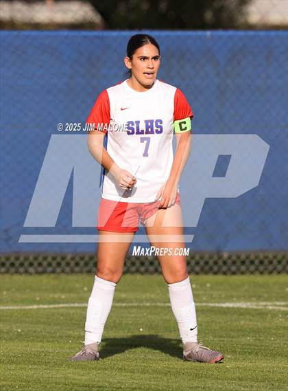 Thumbnail 2 in American vs. San Leandro photogallery.