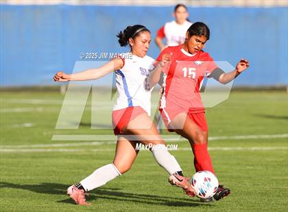 Thumbnail 2 in American vs. San Leandro photogallery.