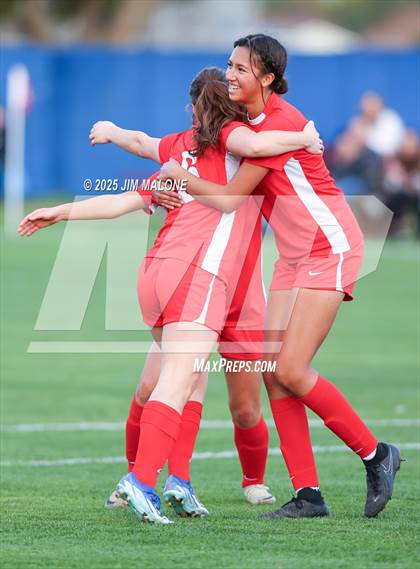Thumbnail 3 in American vs. San Leandro photogallery.