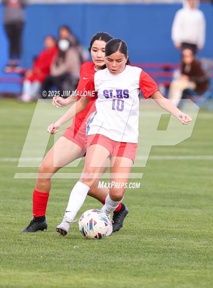 Thumbnail 2 in American vs. San Leandro photogallery.